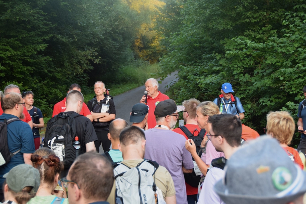 04 Begrüßung GrimmSteig Night 44 km in Wellerode