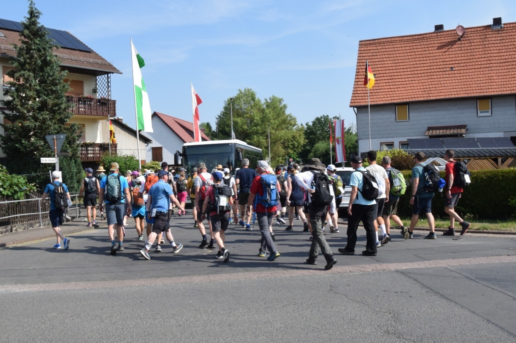12 Start zur Frau Holle Wanderung in Velmeden