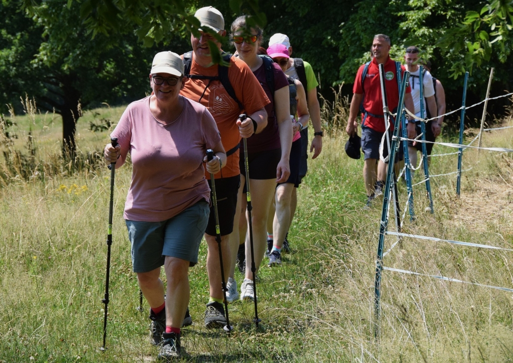 13 Rumpelstilzchen-Wanderer kurz vor dem Waldschlösschen